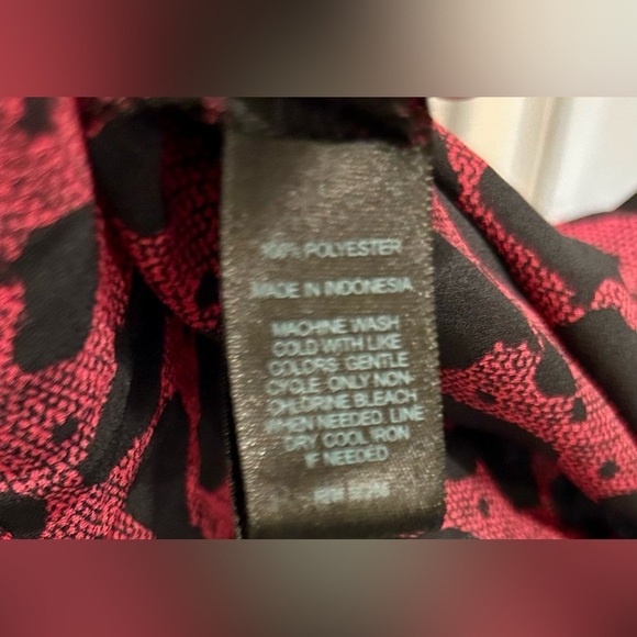 Express Red & Black Animal Print Split Back Tank 
Medium - Picture 5 of 5